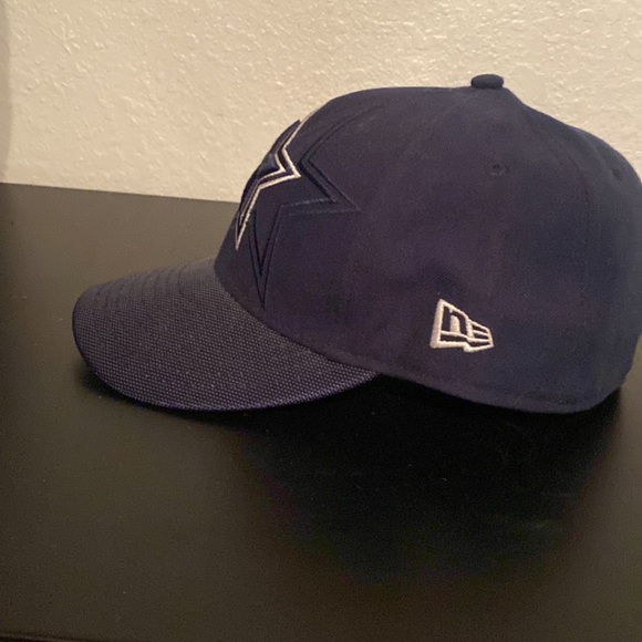 Dallas Cowboy cap - Picture 3 of 5
